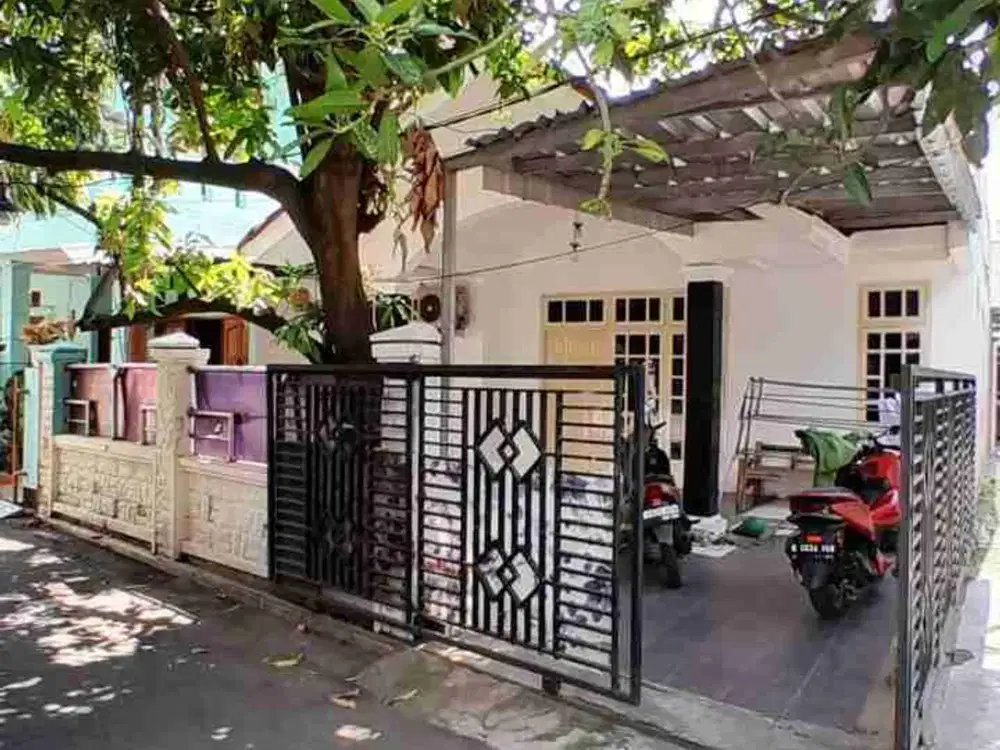 Di Jual rumah kondisi bagus terawat dengan ukuran yg sangat luas  lokasi Ciledug Tangerang kota