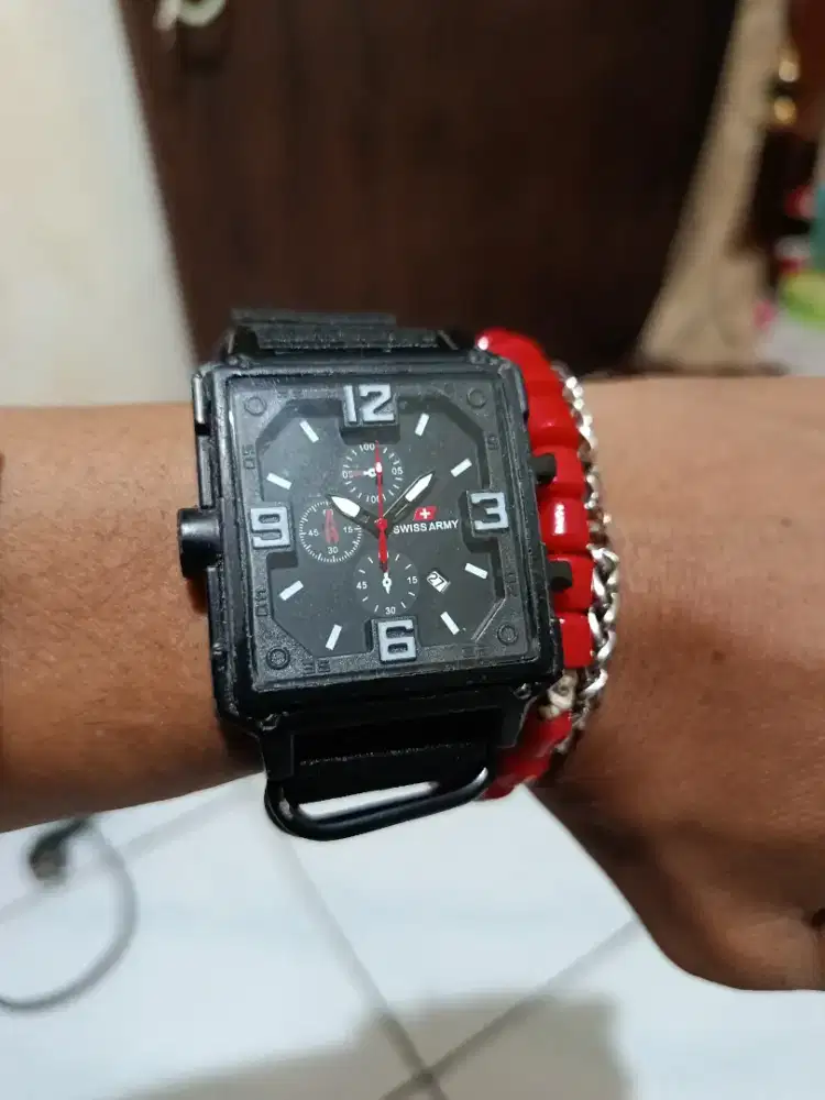 Jam tangan Swiss army tali nato zulu