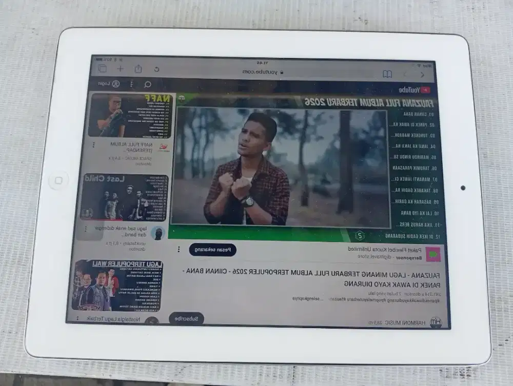 iPad normal wifi only + iPhone minus lcd..