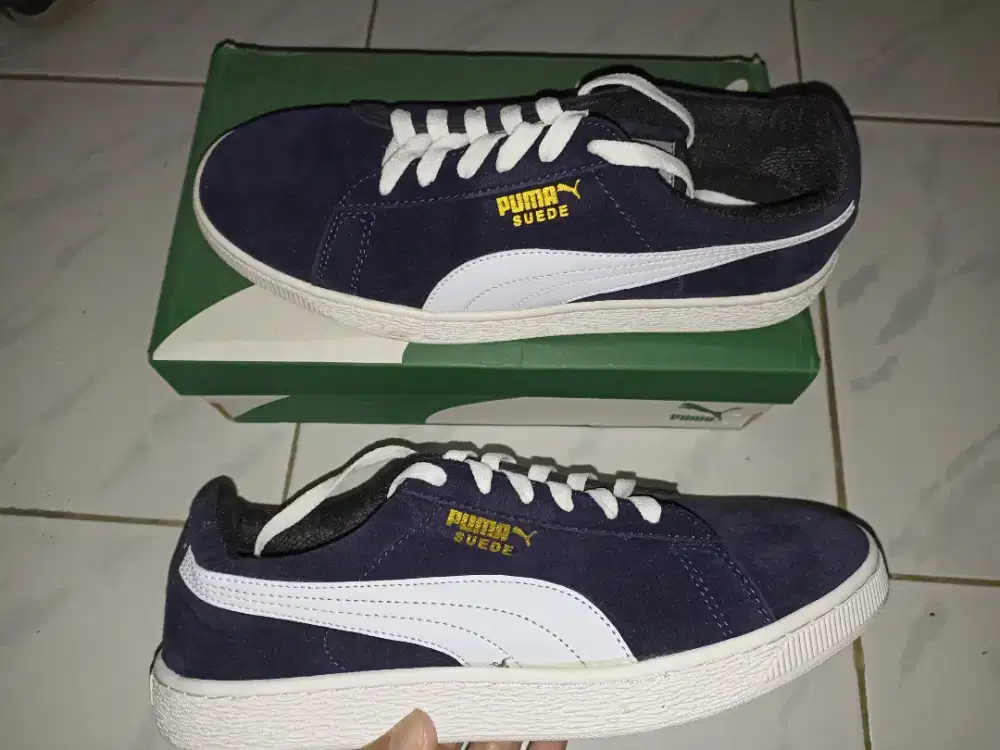 Sepatu Puma Suede Sneakers