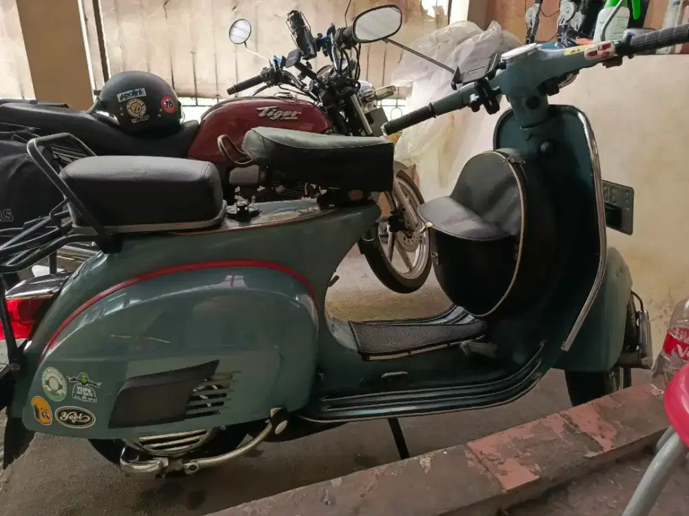 Vespa Super 150 tahun 1980