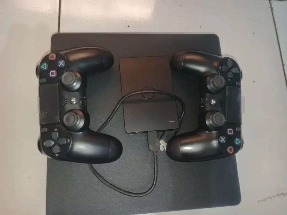 Wts ps4 slim + hd 1tb