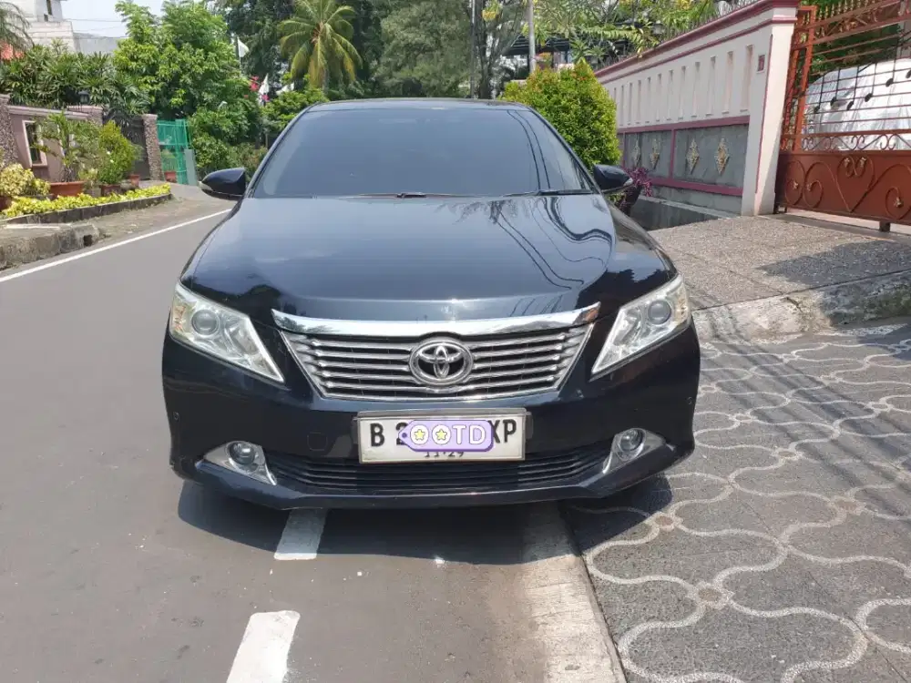 Camry 2.5 V Bensin
