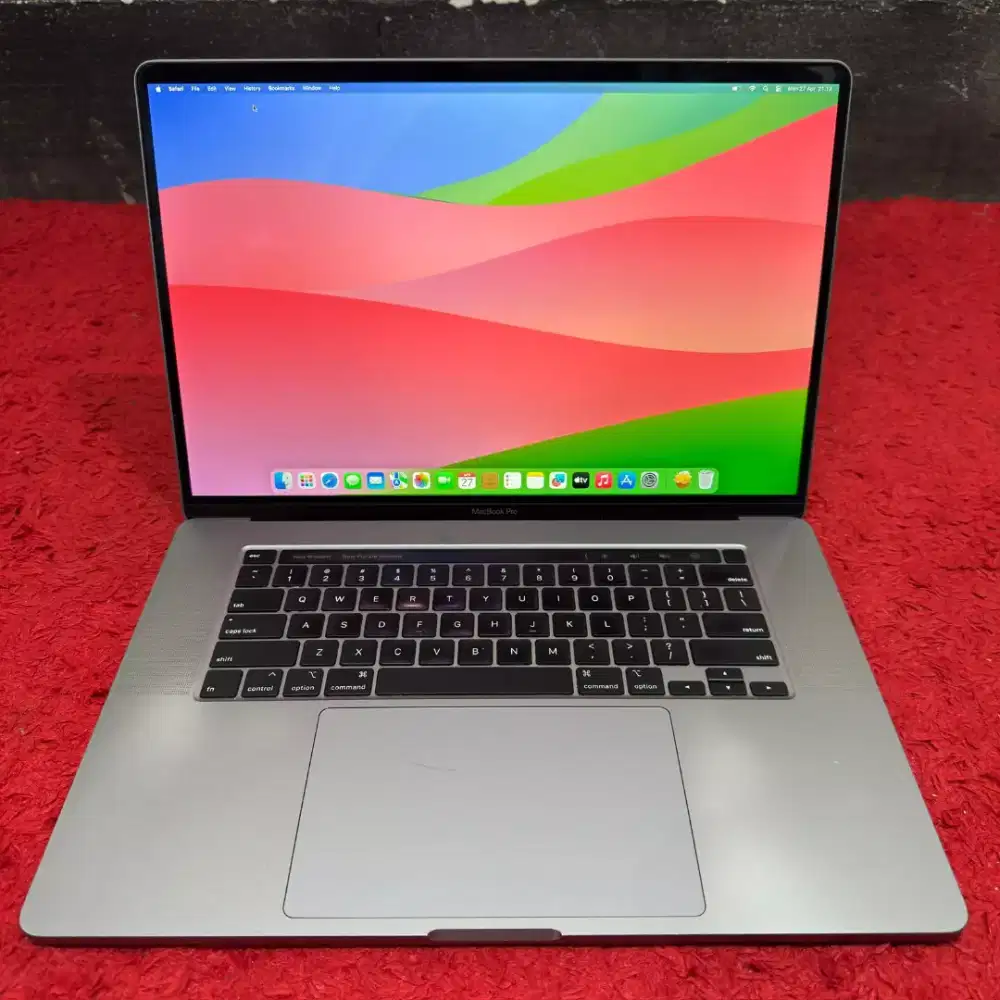 Macbook pro 2019 16 inch ram 16gb ssd 512gb i7 siap pakai bisa cod