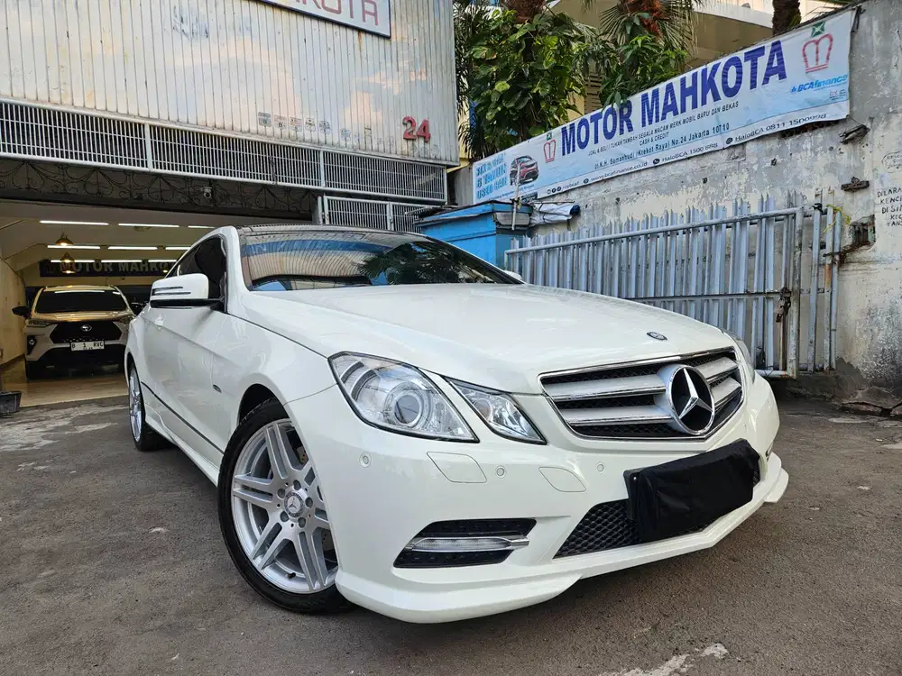 19 rb km Mercedes E250 amg coupe 2013 nik 2012 putih E 250 white w207