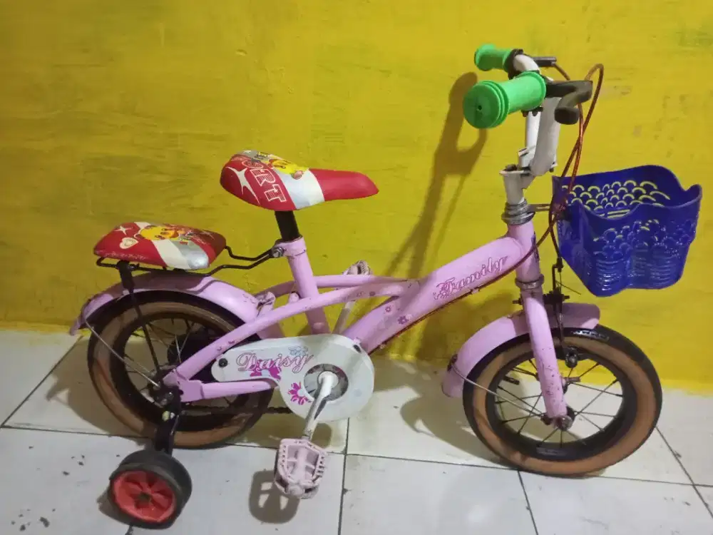 SEPEDA ANAK CEWEK UKURAN 12 merk WIM CYCLE KOKOH SIAP PAKAI
