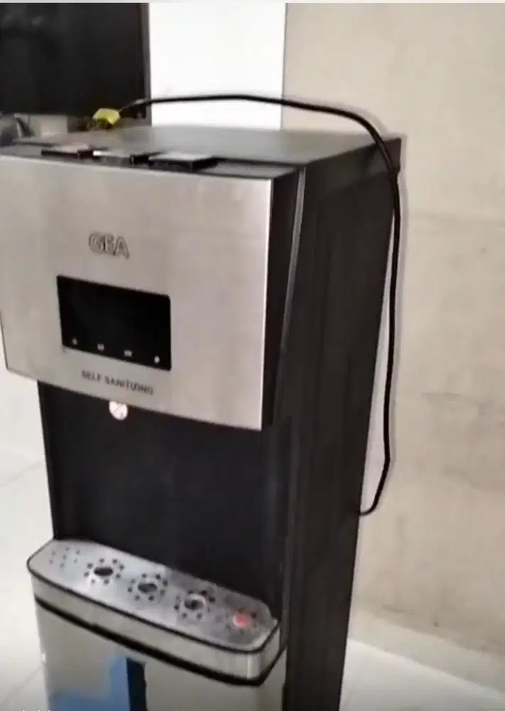 Dilelang Dispenser Galon Bawah Gea