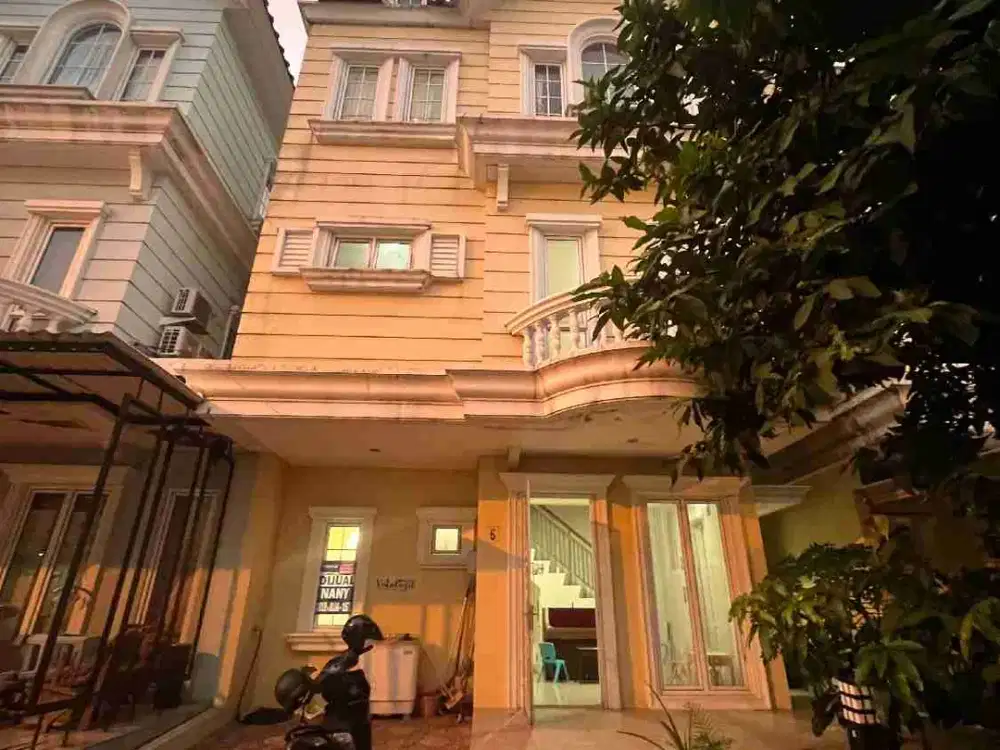 Rumah Bagus Terawat 3 lantai Cluster Montana village Gading Serpong