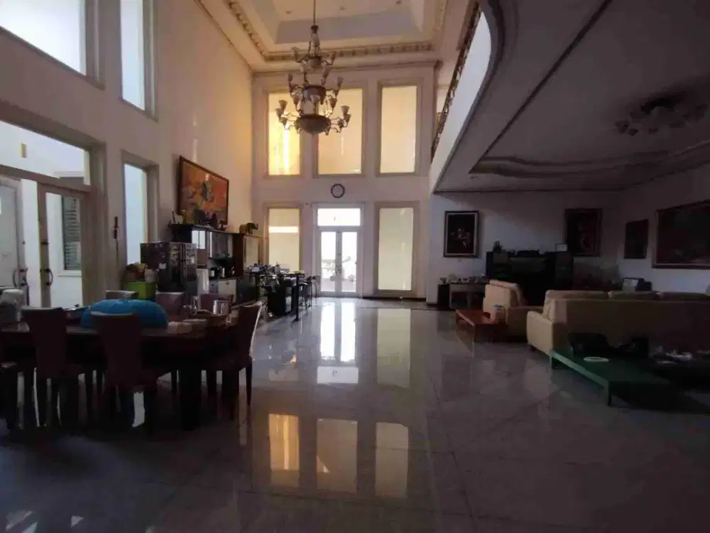 DIJUAL RUMAH BUTUH CEPAT LAKU DI DHARMAHUSADA INDAH BARAT