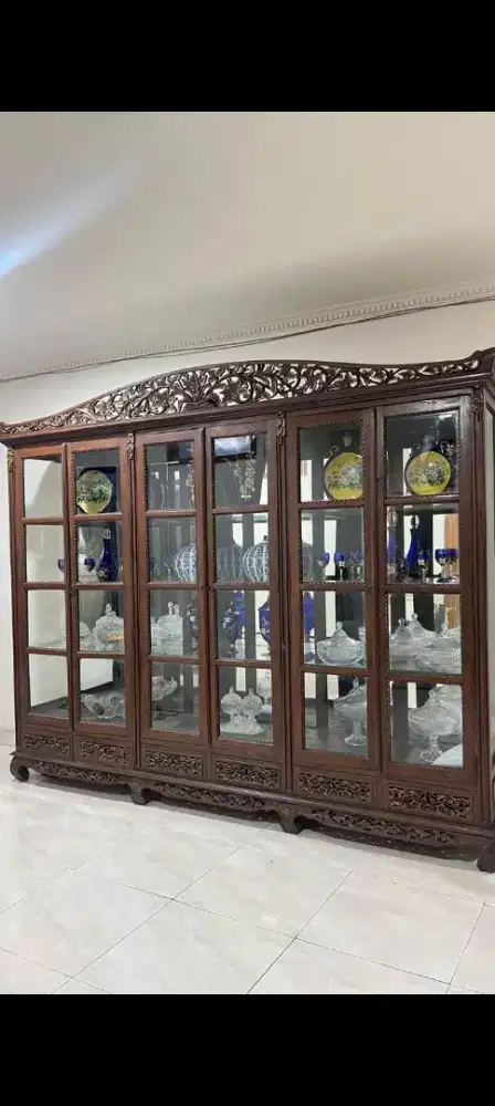 Lemari pajangan 6 pintu kayu jati lawas
