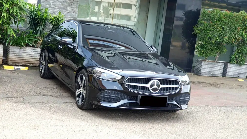 Mercedes Benz Mercy C200 Avantgarde Line W206 Facelift 2024 Like New