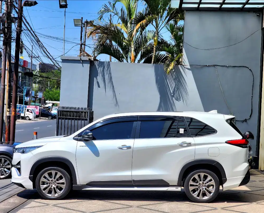 TOYOTA INNOVA ZENIX Q HYBRID MODELLISTA 2022 PK 2023 PUTIH