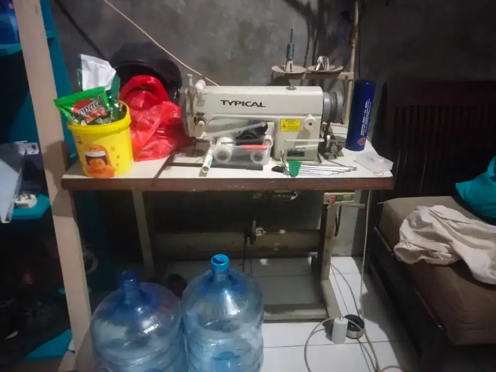 Mesin jahit merk typical fulset no minus mahar 1,5 nego
