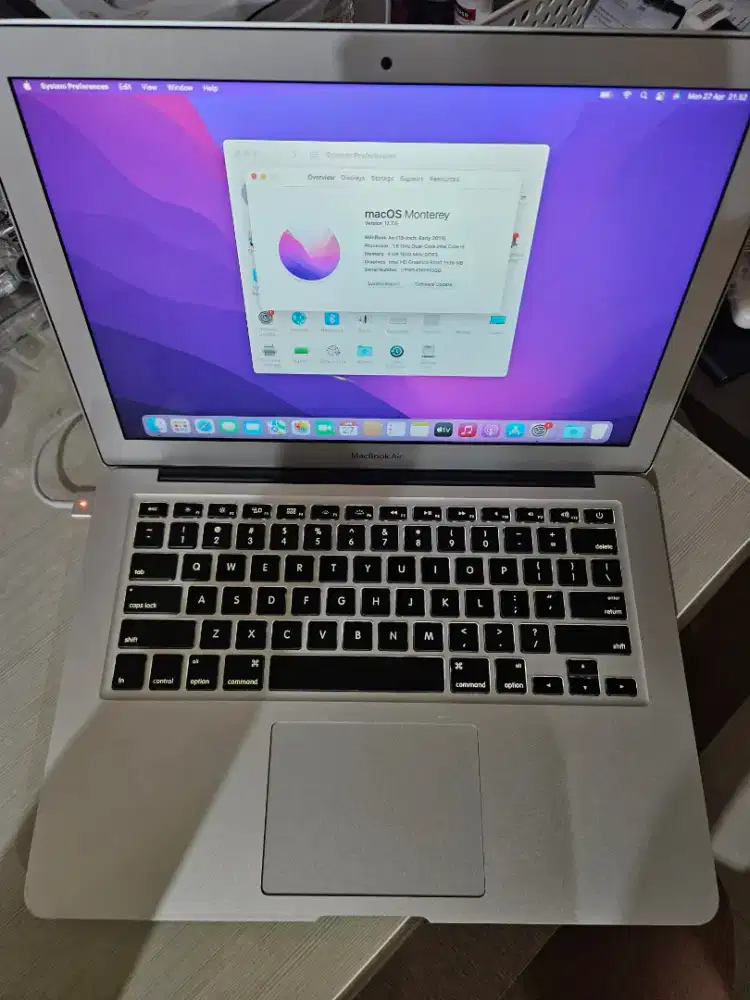 MacBook Air 13.3 inch 1.6Ghz i5 Dualcore 8GB 128GB MacOS 12.7.6 Kompli