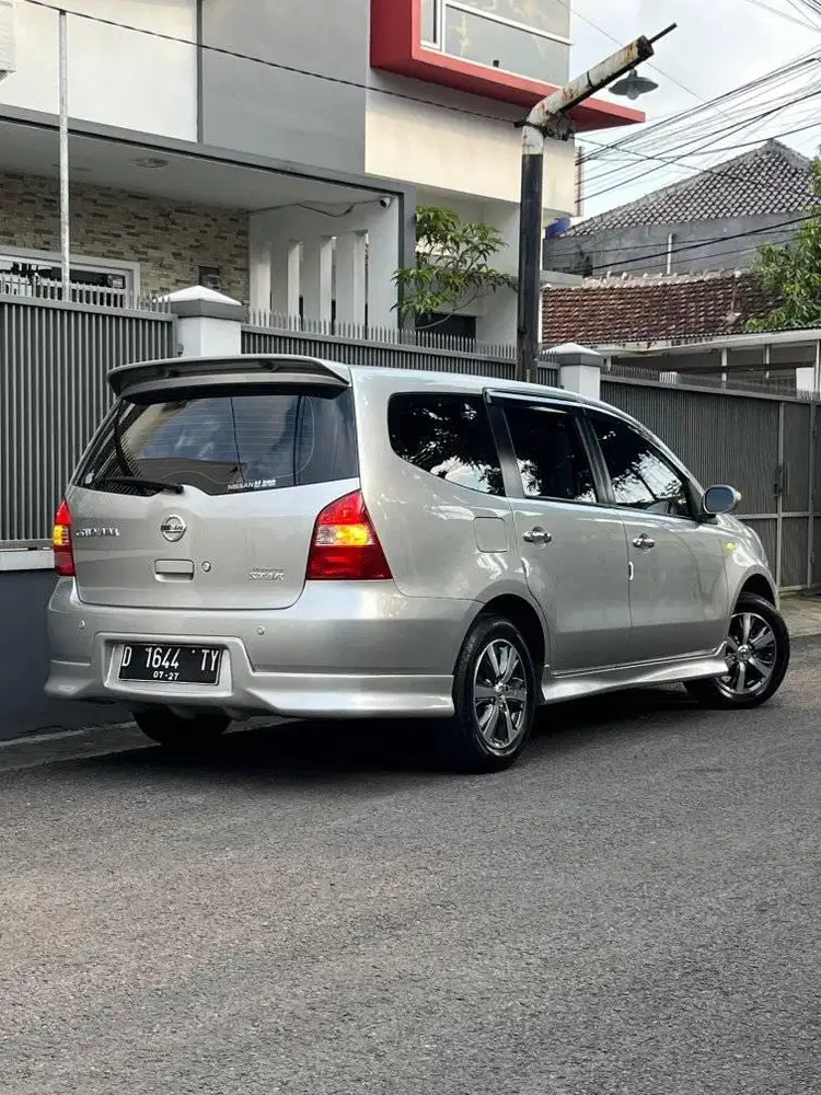 LOW KM // NISSAN GRAND LIVINA HWS 1.5 AT 2012