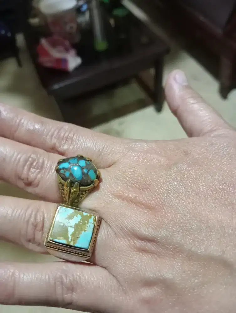 Dua buah firus Fersi ring kujinran