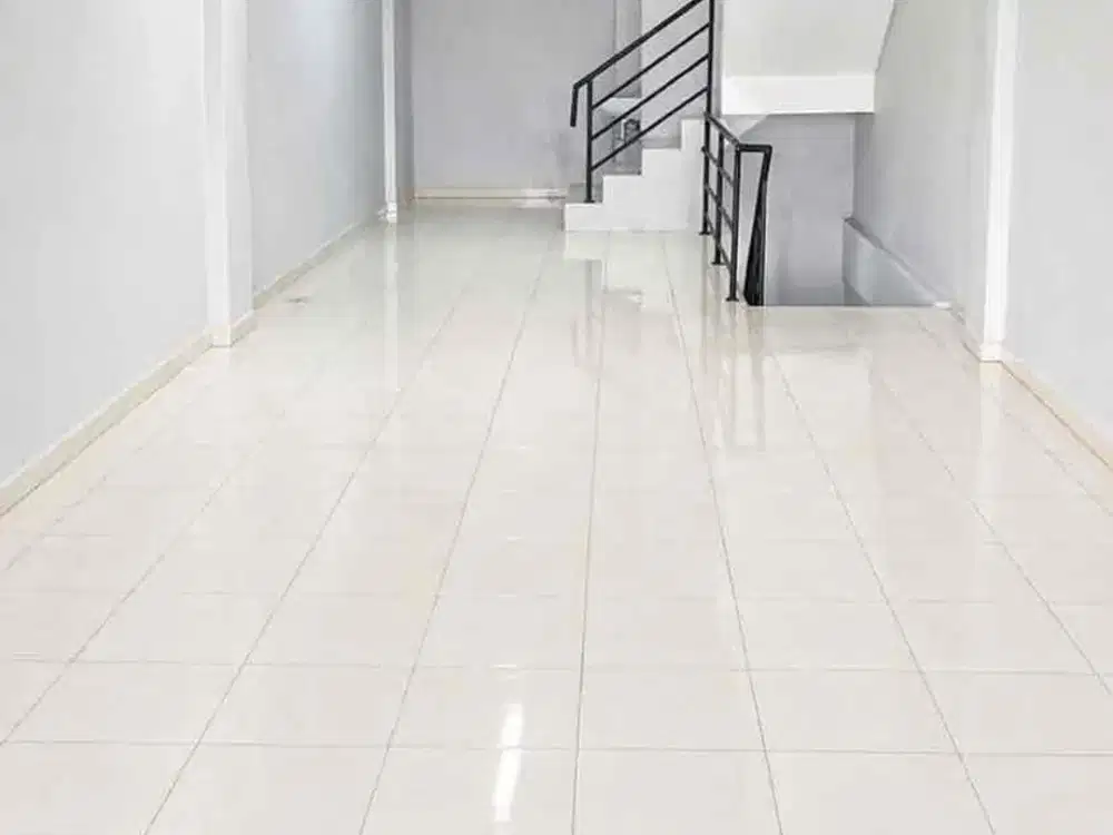 RUKO SIAP HUNI 4 Lt MAINROAD RAYA POS PENGUMBEN , KEBON JERUK , JAKARTA BARAT