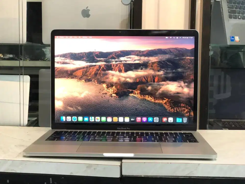 macbook pro a1708 i5 8\128gb all normal
