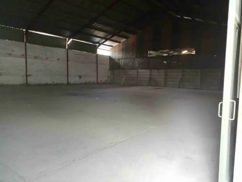 gudang siapa pakai di pelumpang semper jakarta utara