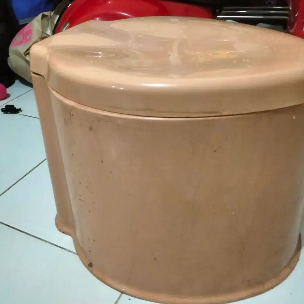 Closet Duduk Portable