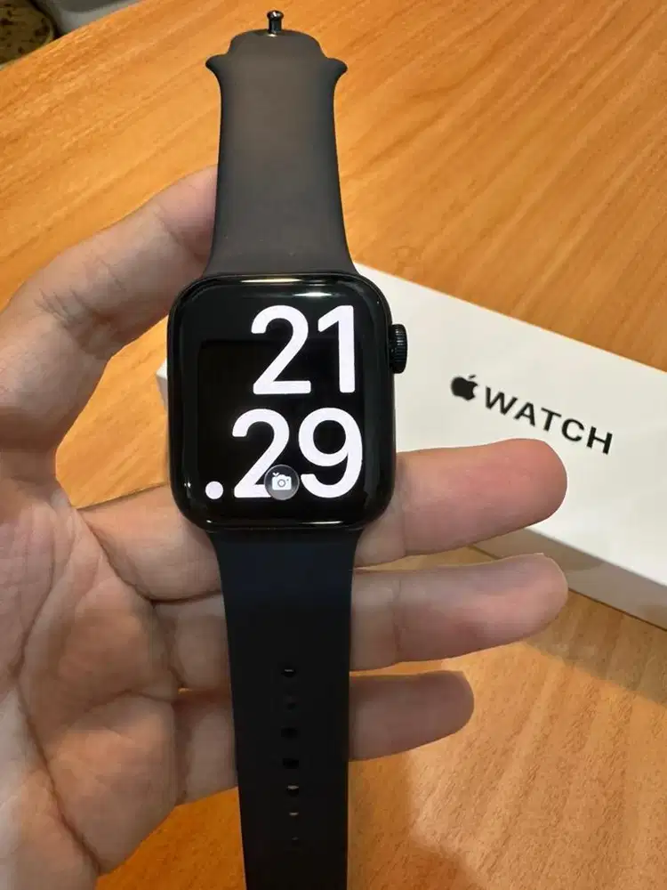 Apple Watch SE Gen 2 40 mm ex ibox warna Midnight mulus 99%
