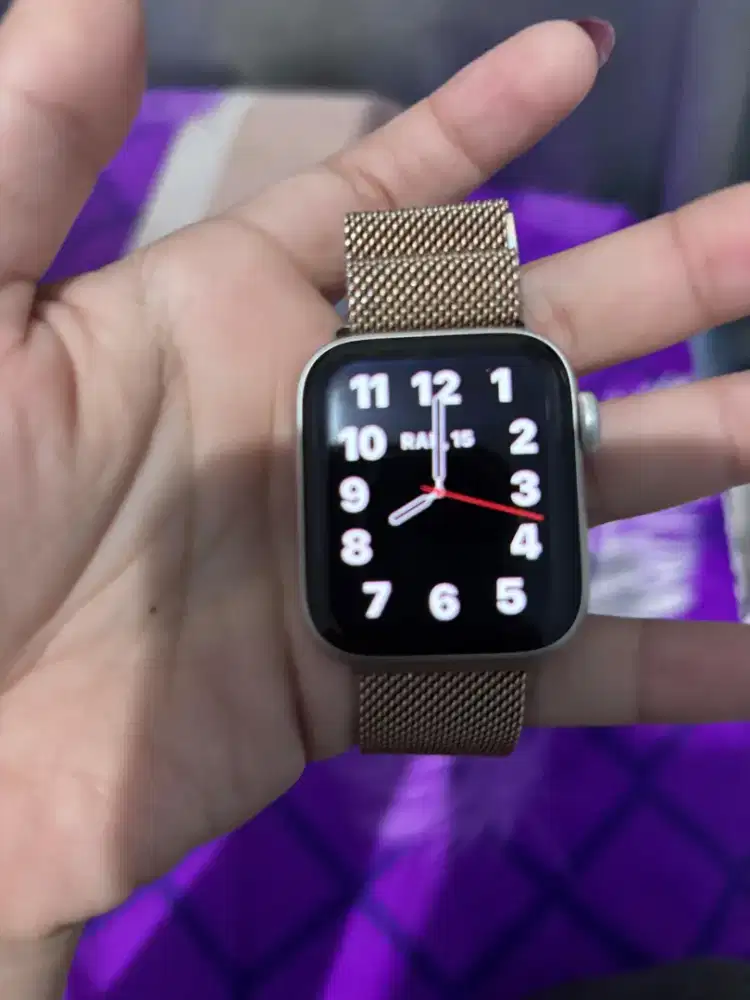 Apple watch SE 3 starlight 40mm