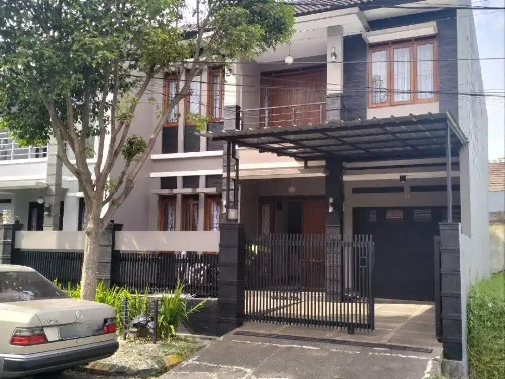 RUMAH Modern Minimalis! Mewah Batununggal Indah - Lebar 10m Hadap Selatan
