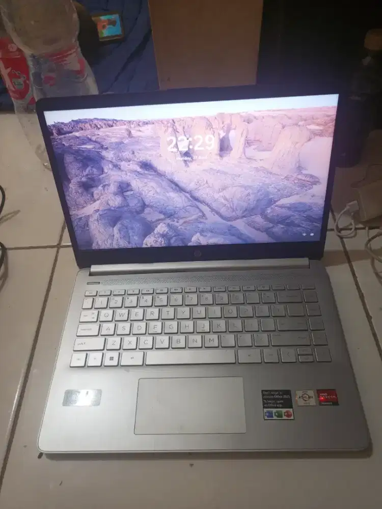 Di jual laptop merek HP