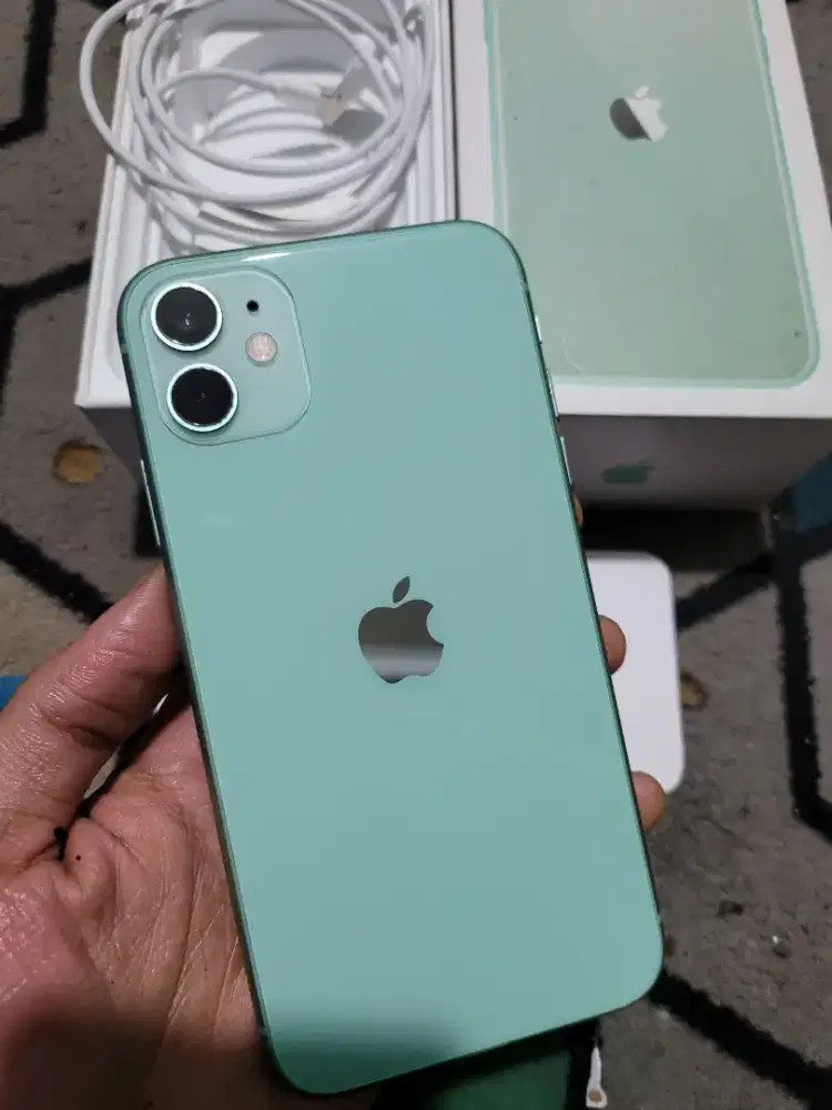 Iphone 11 64 GB All oprator Fullset