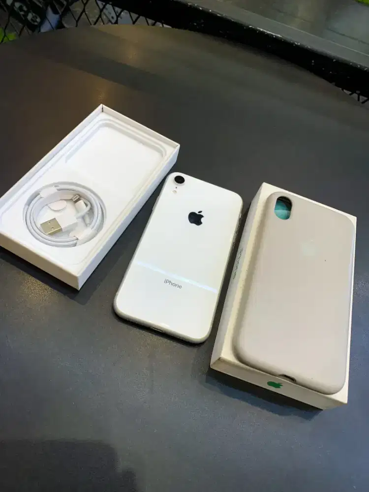 CEPAT! iPhone XR 128GB Fullset MULUS!