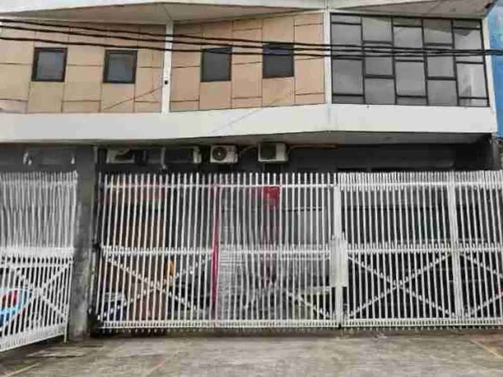 Ruko Gandeng dengan Lift Barang di Cakung Barat