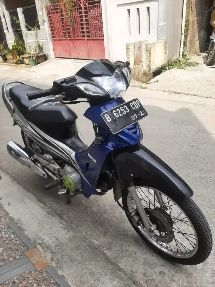 Honda Kharisma X 125 2005 ss lengkap mesin bagus plat B Tangerang