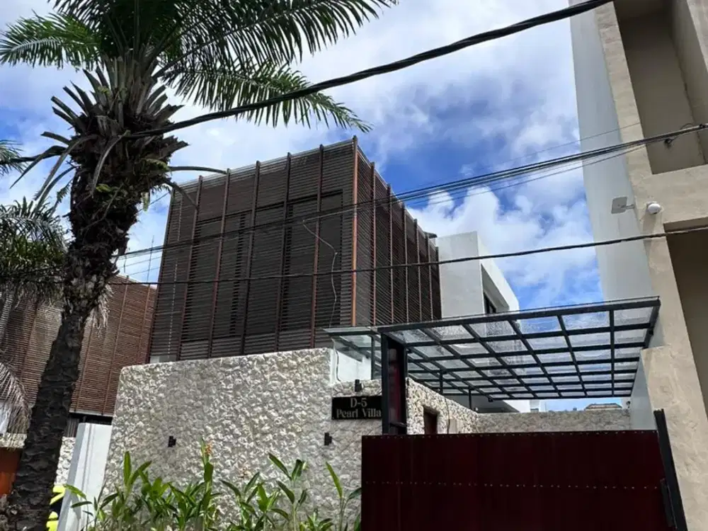 DI SEWAKAN VILLA AREA NUSA DUA BALI FULLY FURNISH