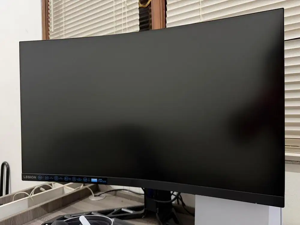 Monitor Gaming Lenovo Legion R32QC-30 (32 Inch 2K 180Hz 0.5ms)