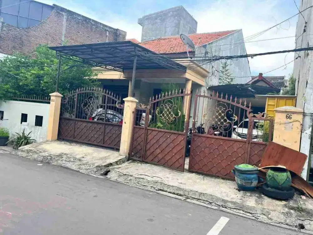 PETEMON LEBAR 12‼️Rumah Lama 8 Kamar Tidur Pusat Kota Surabaya
