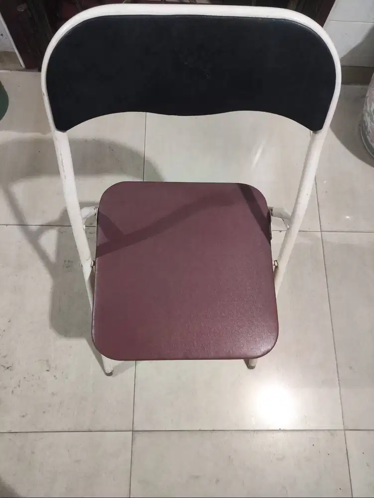 Kursi Besi Lipat dudukan busa