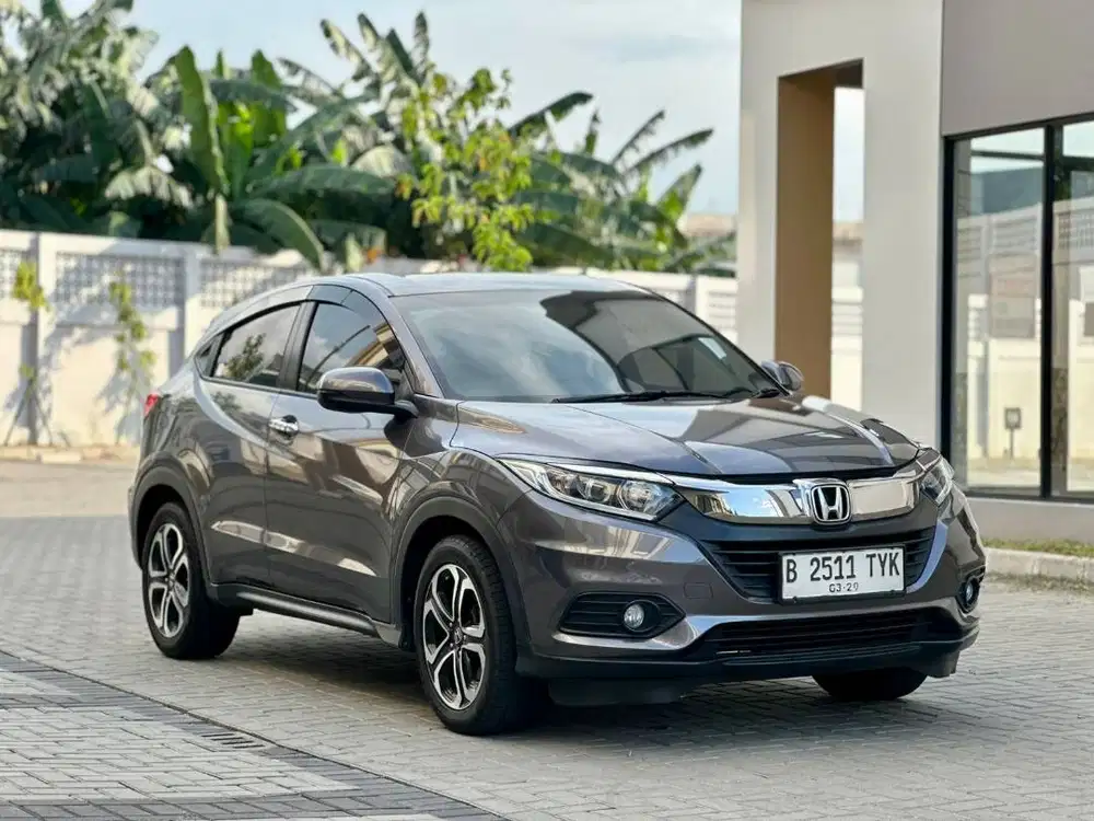 HR-V 1.5 E AT New Model 2018 Low KM Pajak Panjang Mulus Siap Pakai