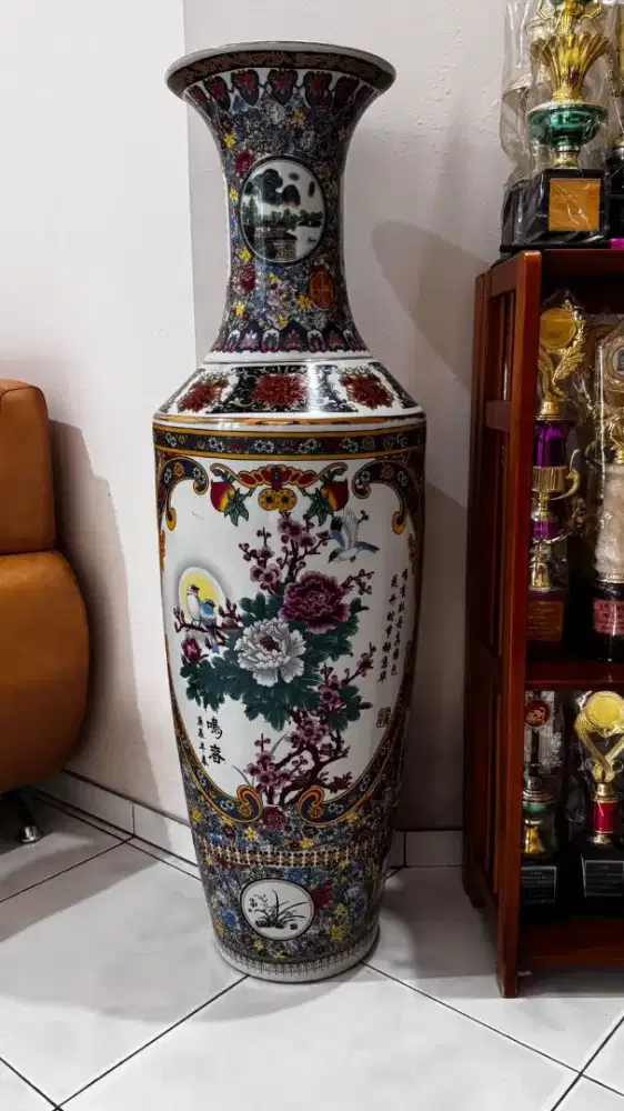 DIJUAL Guci Motif Burung Cina Chinese