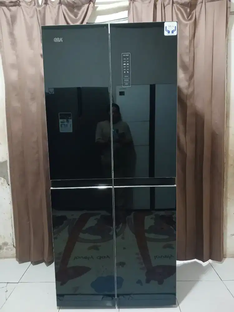 Dijual kulkas 4pintu side by side merk Gea normal