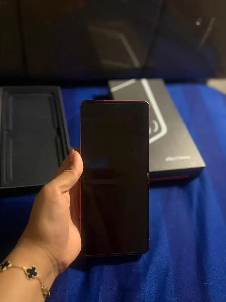 Samsung Z Flip 7 12/256