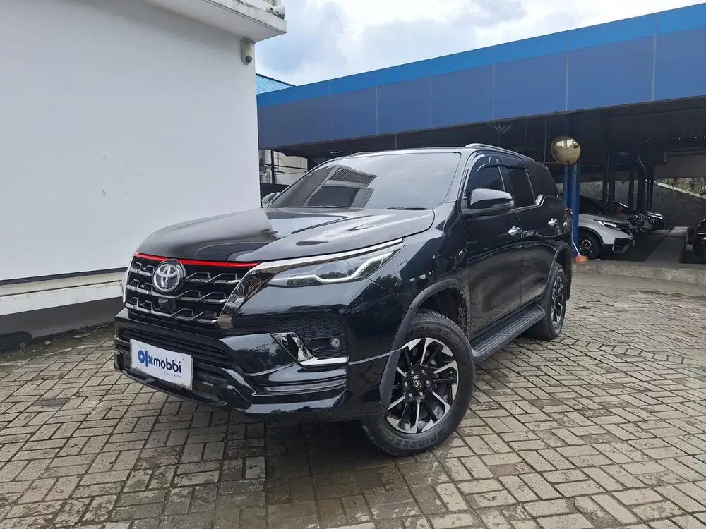 TDP 1 JUTA Toyota Fortuner 2.8 4x2 GR Sport DSL Solar-AT 2022 Hitam CK