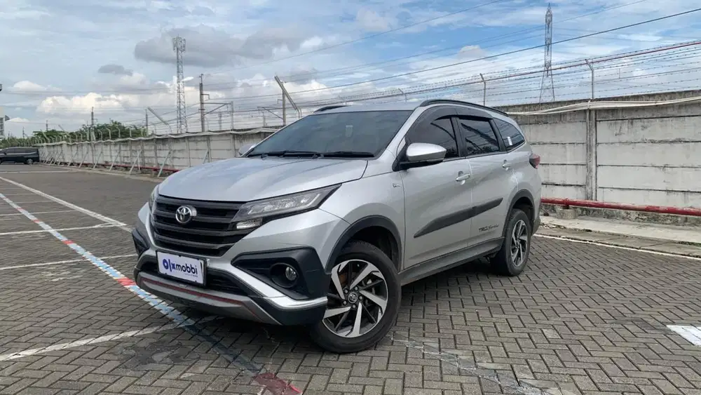 DP 1 JUTA Toyota Rush 1.5 TRD Sportivo Bensin-AT 2019 Silver CPFWB