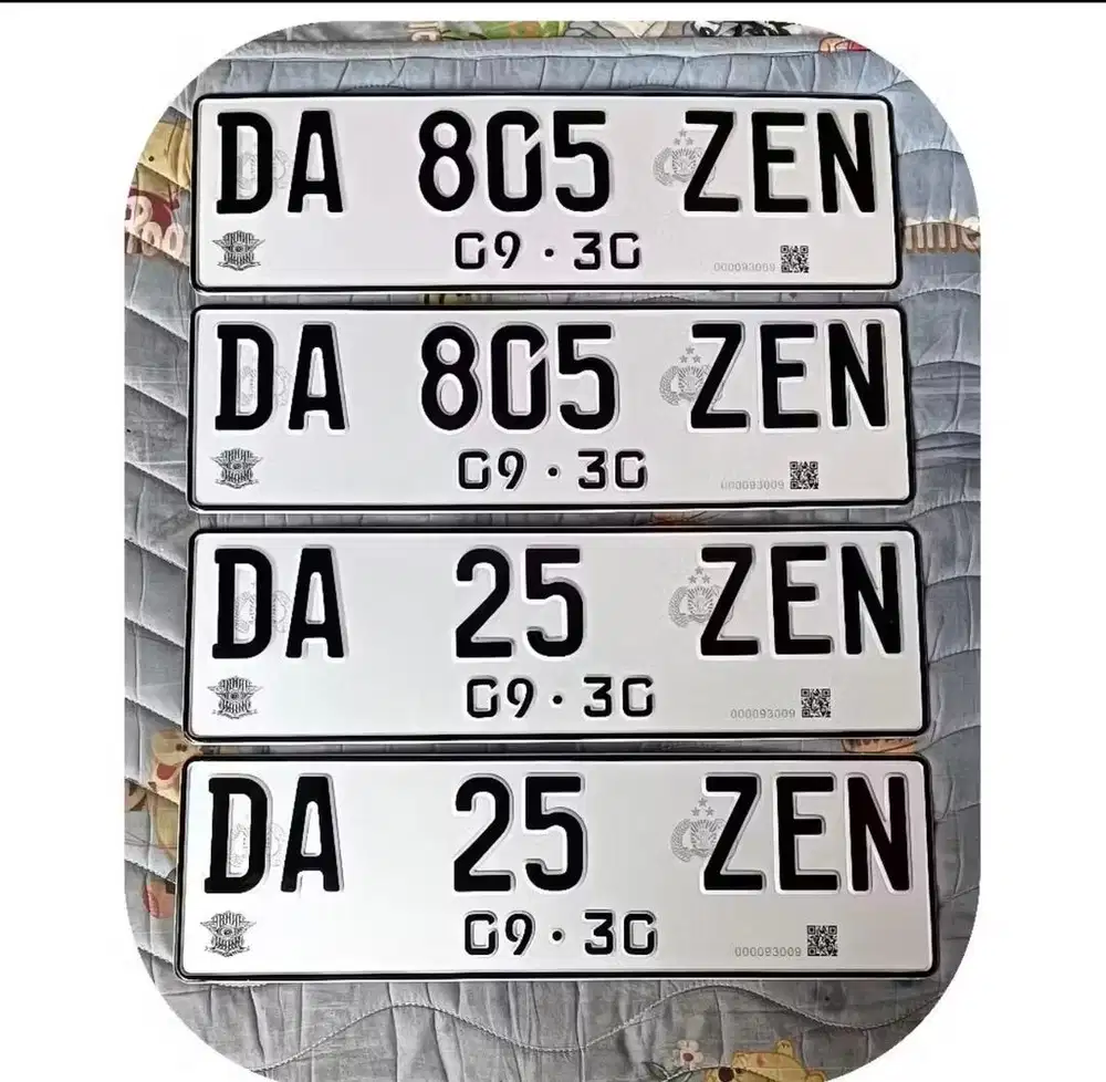 Jual plat mobil barkode reflektif yang bisa menyala 2 PCS