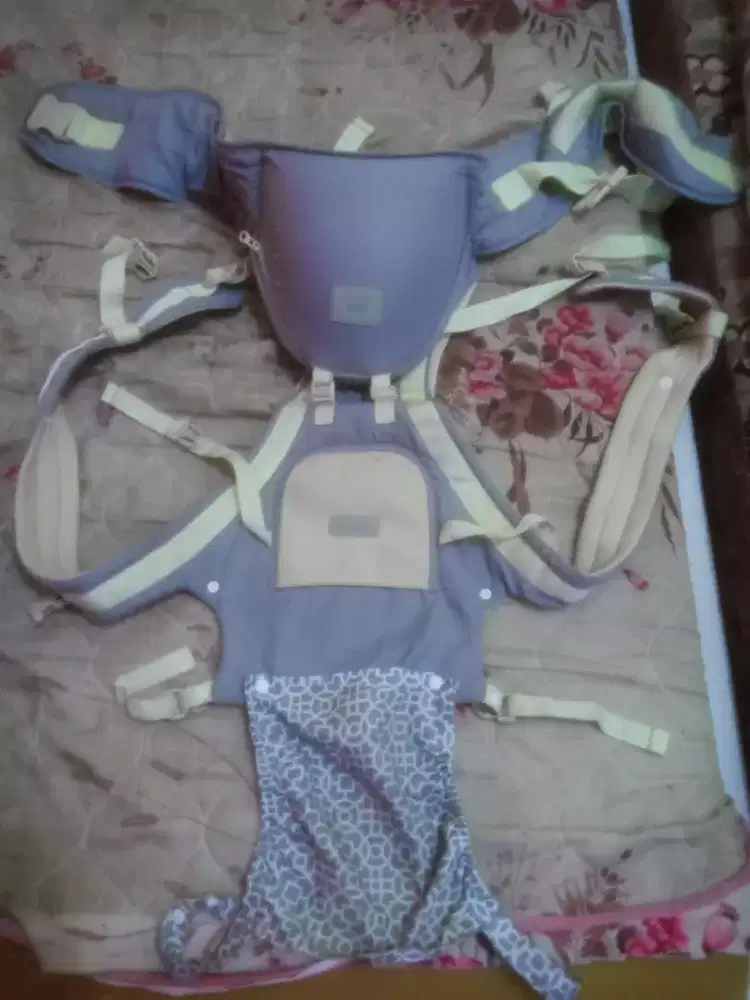 Gendongan bayi hipseat