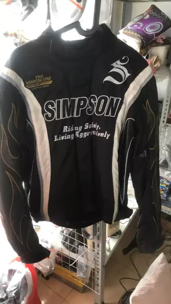 Jaket motor merk Simpson