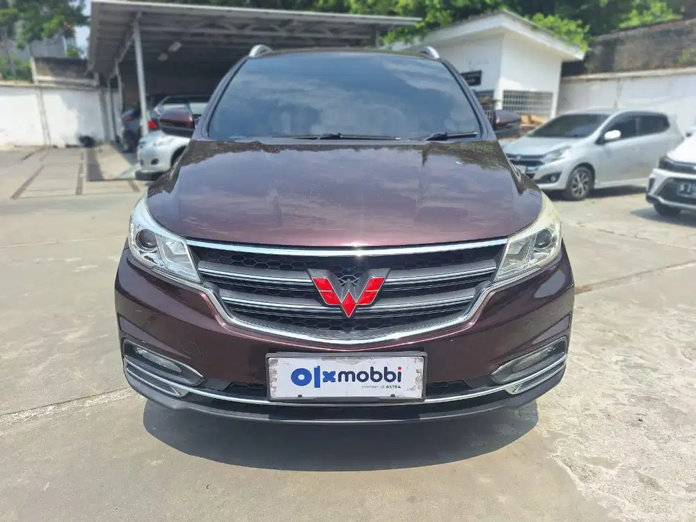 TDP 1 JUTA Wuling Cortez 1.8 L Lux Plus Bensin-AT 2018 Merah CKKGB
