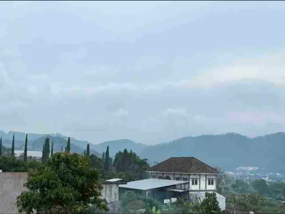 villa murah BU SEGERA ada kolam renang bonus furniture posisi hook pojok sangat dekat wisata batu dan view istimewa di abdul gani dekat hotel aston dekat wisata jatim park BNS museum angkut dan alun alun