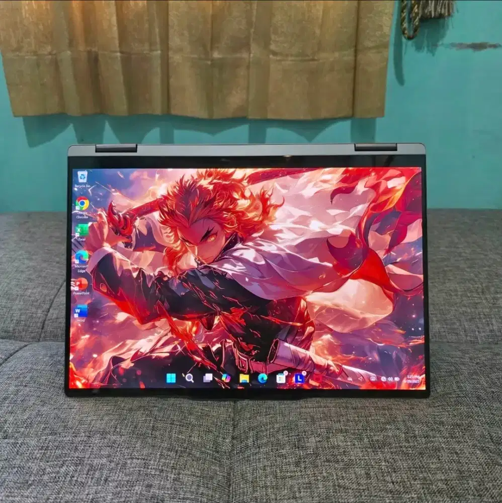 Lenovo Yoga Ryzen 7-8840HS w/Radeon 780M OLED Garansi Sept 2027