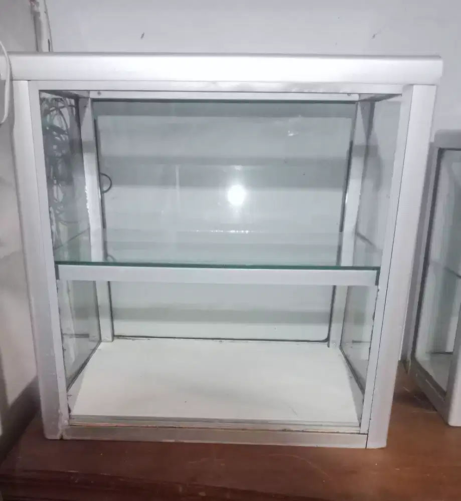 Etalase makanan kecil