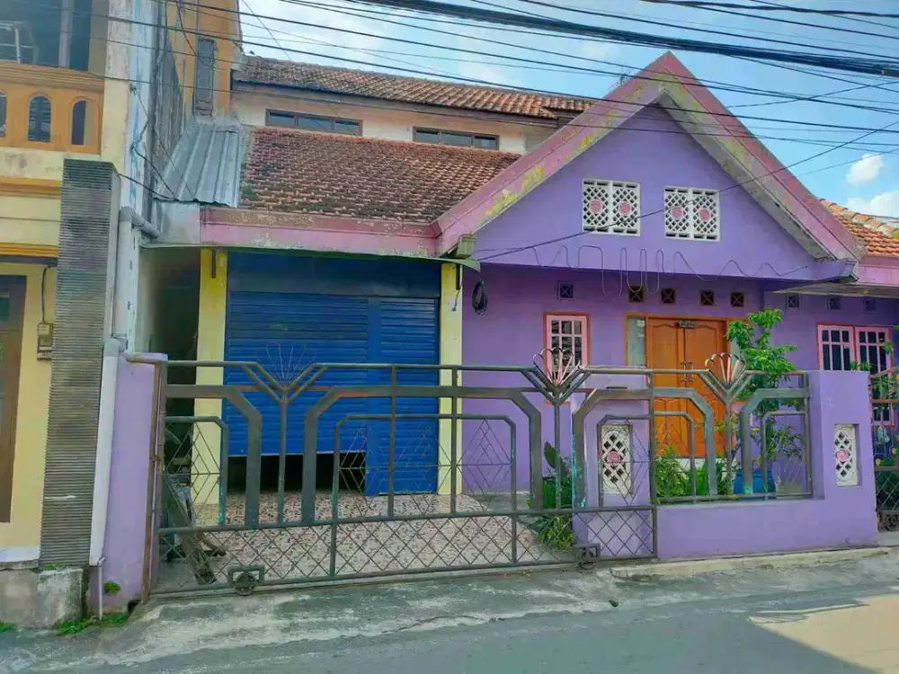 rumah murah pinggir jalan raya daerah tunggulwulung suhat dekat kampus UB Brawijaya polinema dan unmuh. bagus dibangun usaha atau kos elite karena di pinggir jalan raya. penawaran berapapun dipertimbangkan karena butuh uang segera